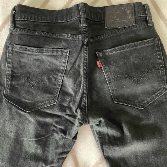 Loved, in Great Condition, Women’s Levi’s 512 Straight Cut Jeans in Black 30x30 - Picture 4 of 13